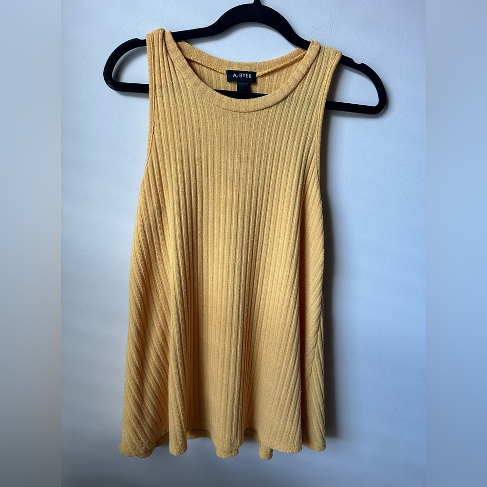 A. Byer Women’s Yellow Sleeveless Tank Top Size M Pullover